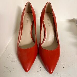 le chateau Vibrant Red Pointed Toe Pumps